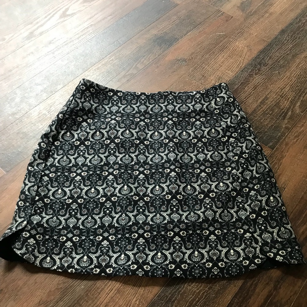 LUSH Patterned Mini Skirt